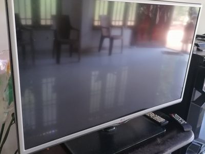LG 32 Inch Flat Screen TV for Sale