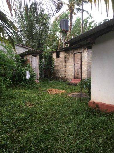 Land with house in Wadduwa
