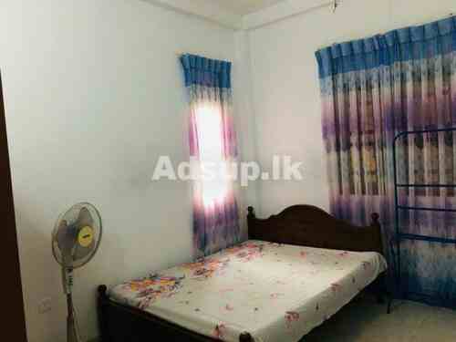 Room for Rent in Dehiwala Girl