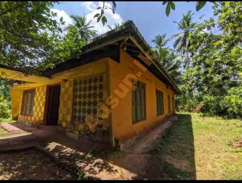 Land with house for Sale Weerapana