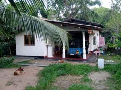 20 purchase with house in Hikkaduwa