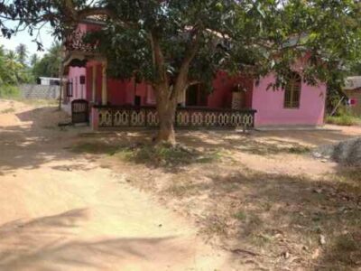 Land for sale with House in Kurunagala Nikawaratiya