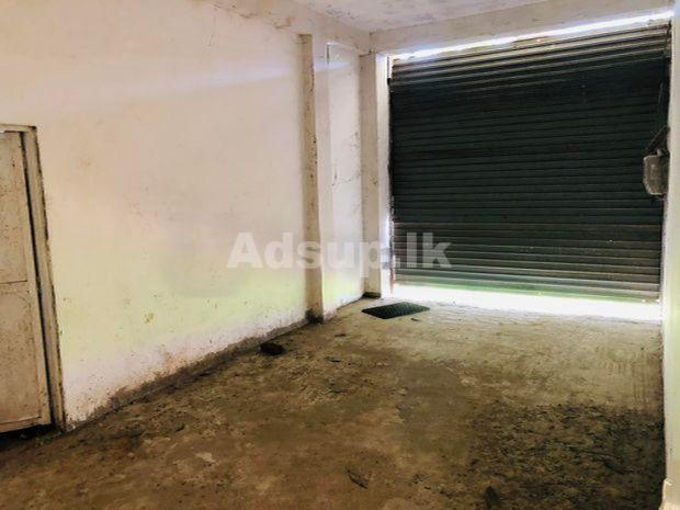 Colombo Kandy Road Facing Shop For Sale