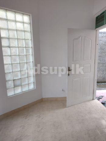 3 Bhk and Dinning Area House for Sale at Wellampitiya