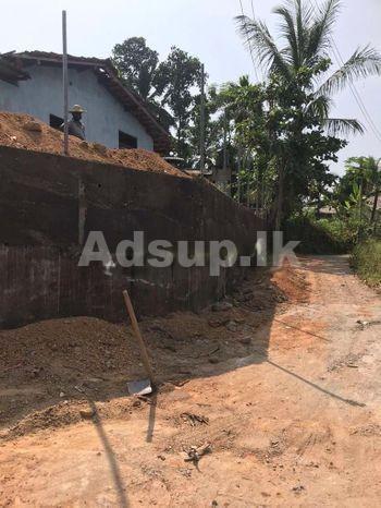 Land With Old House for sale in Athurugiriya