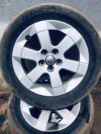 185/65R 15 Alloy wheels with tires