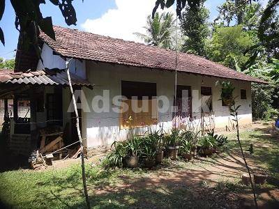 Land for Sale with House in Wawahamanduwa Matara