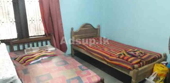 Sharing rooms for girls colombo