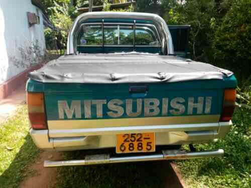 Mitsubishi strada