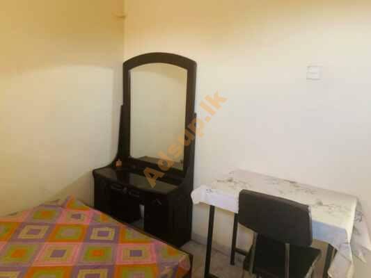 Room rent for a girl in Ratmalana