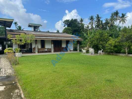 Holiday bungalow for sale in Piliyanda